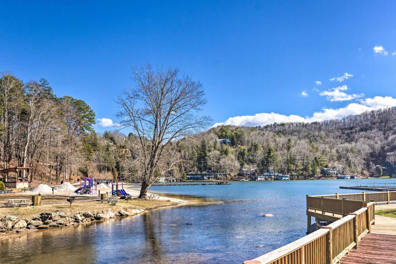 Luxe Rumbling Bald Retreat With Deck And Mountain View Villa เลกลัวร์ ภายนอก รูปภาพ